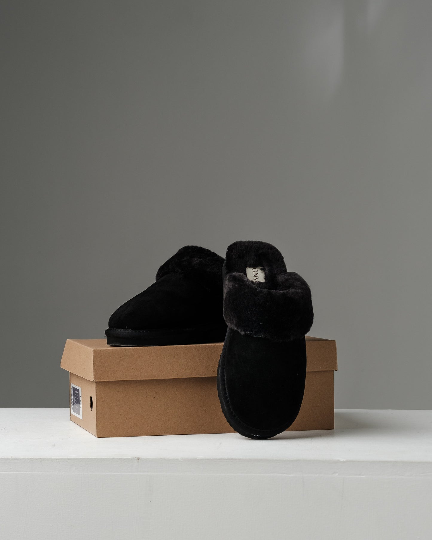 ONY Wool Slippers - Black